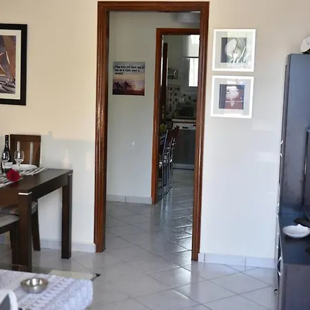 Holiday home Eleni's σπίτι μπροστά στη θάλασσα